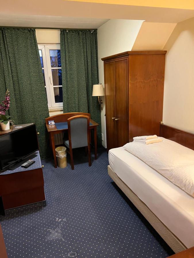 Hotel Am Schloss - Frankfurt An Der Oder Buitenkant foto