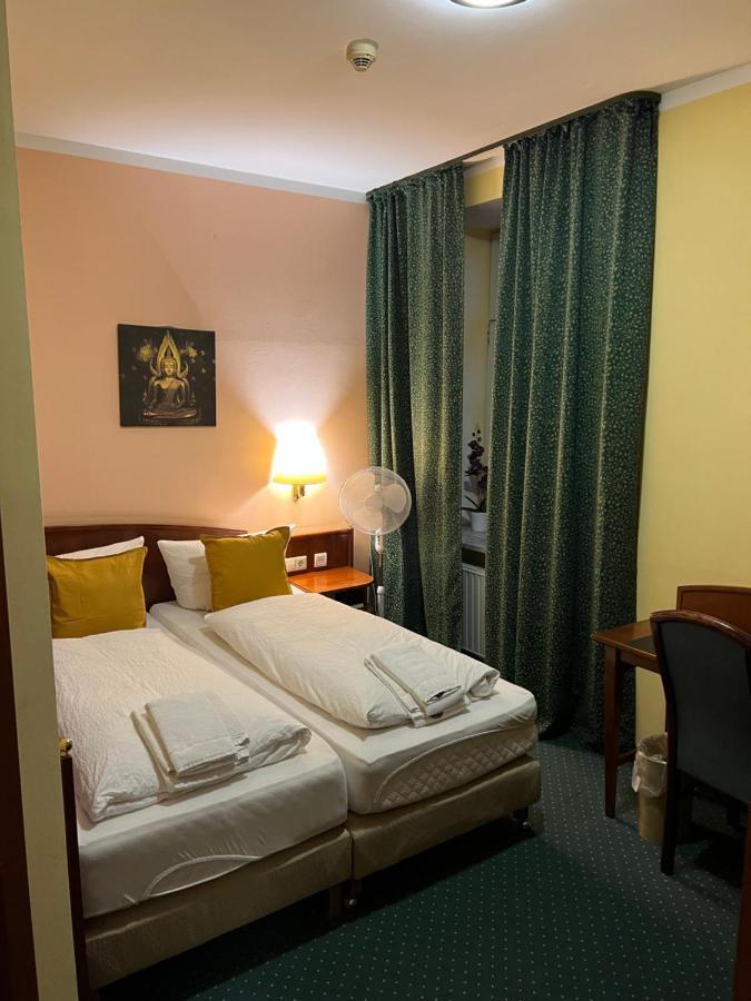 Hotel Am Schloss - Frankfurt An Der Oder Buitenkant foto