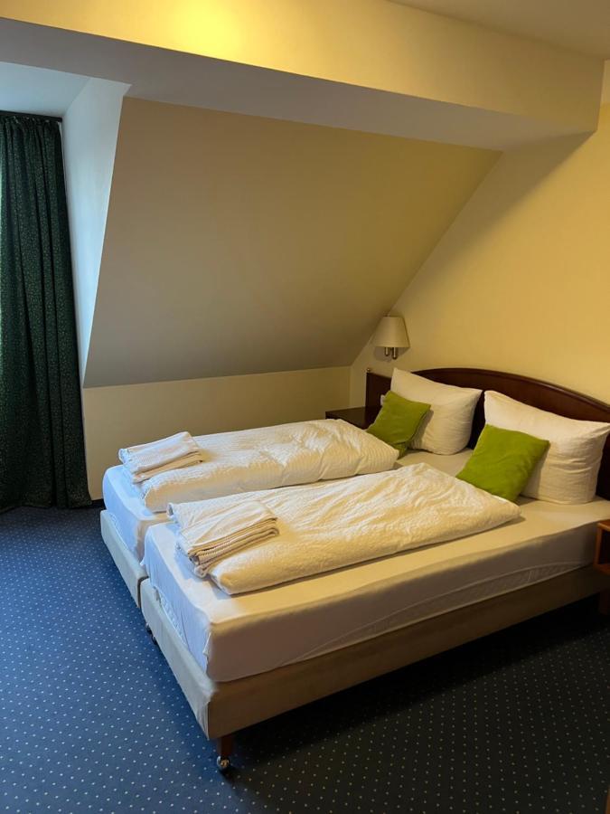 Hotel Am Schloss - Frankfurt An Der Oder Buitenkant foto