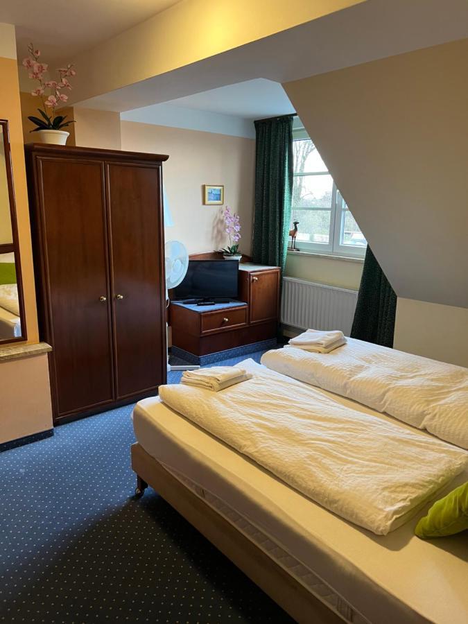 Hotel Am Schloss - Frankfurt An Der Oder Buitenkant foto