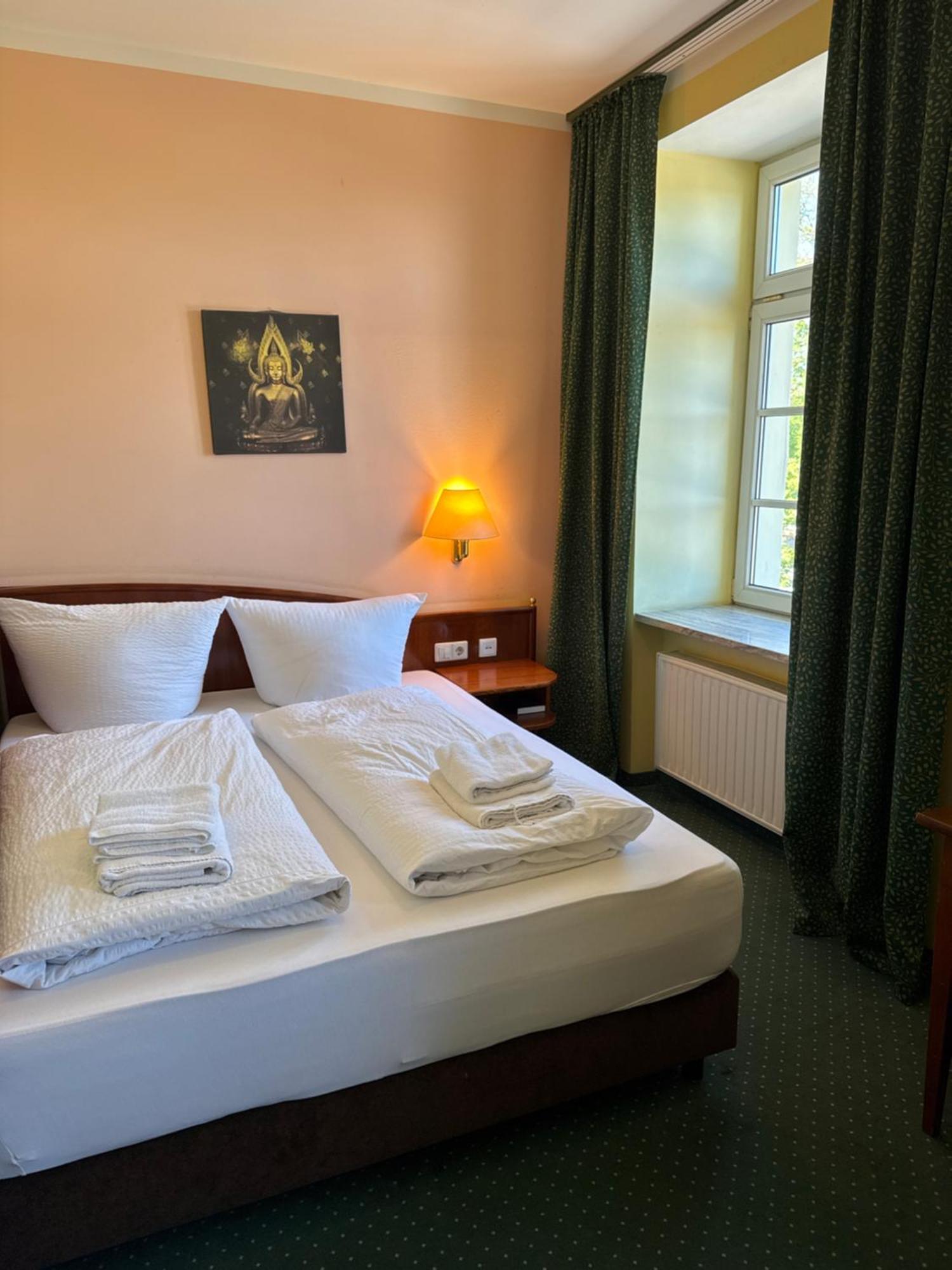 Hotel Am Schloss - Frankfurt An Der Oder Buitenkant foto